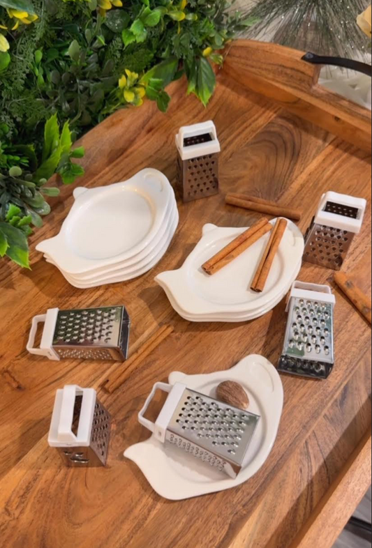 Mini Nutmeg Grater with Plate Set
